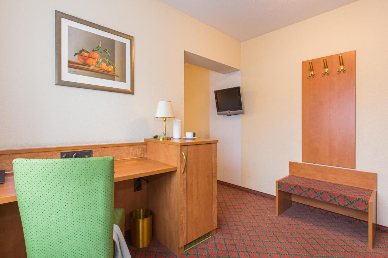 Hotel Lohmann'S Kapeller Hof Langenfeld  Esterno foto