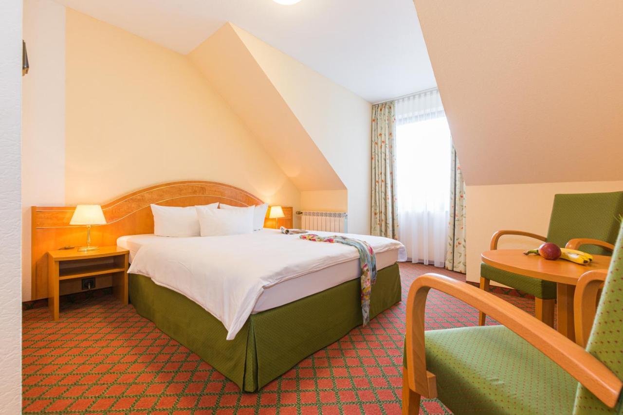 Hotel Lohmann'S Kapeller Hof Langenfeld  Esterno foto
