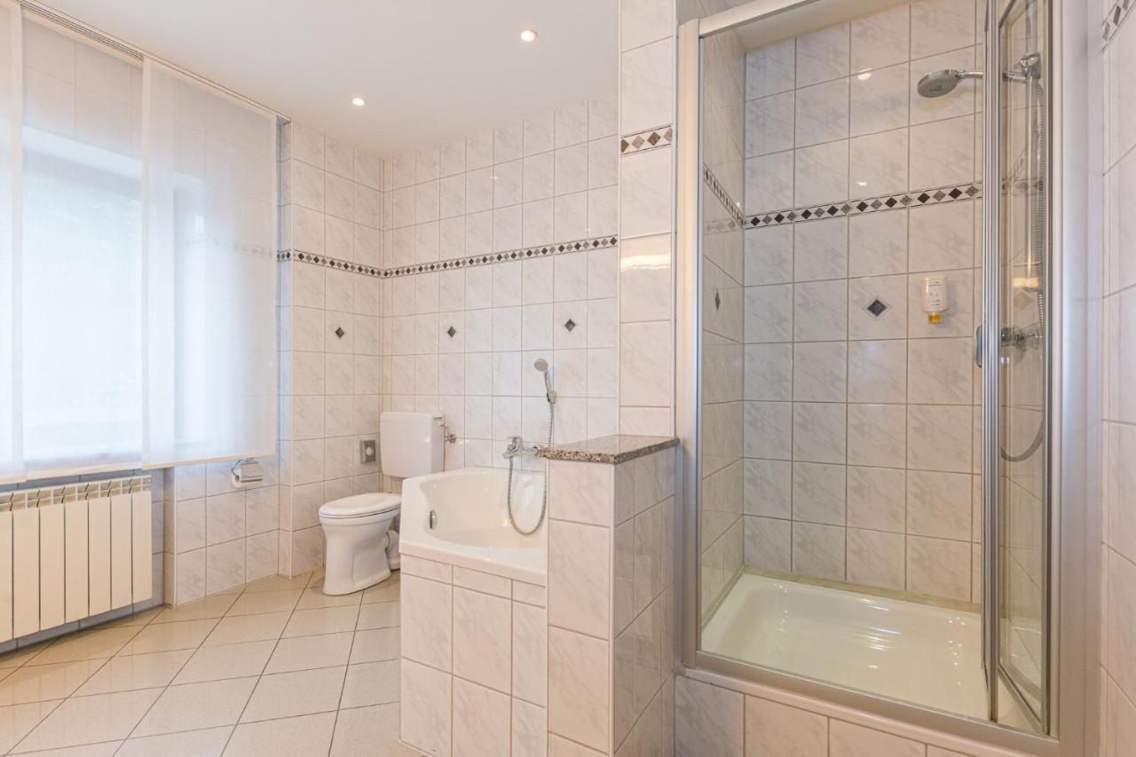 Hotel Lohmann'S Kapeller Hof Langenfeld  Esterno foto