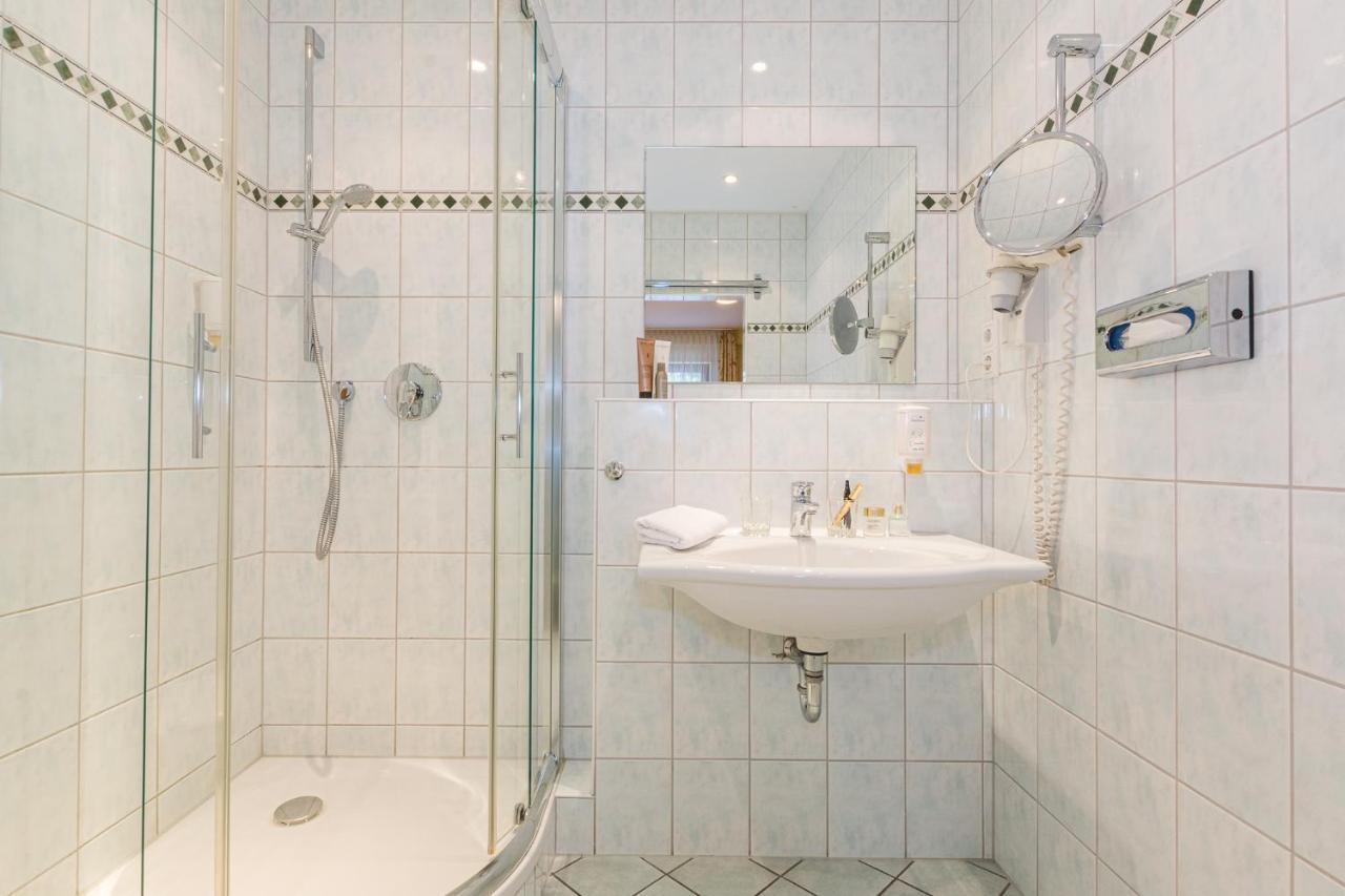 Hotel Lohmann'S Kapeller Hof Langenfeld  Esterno foto
