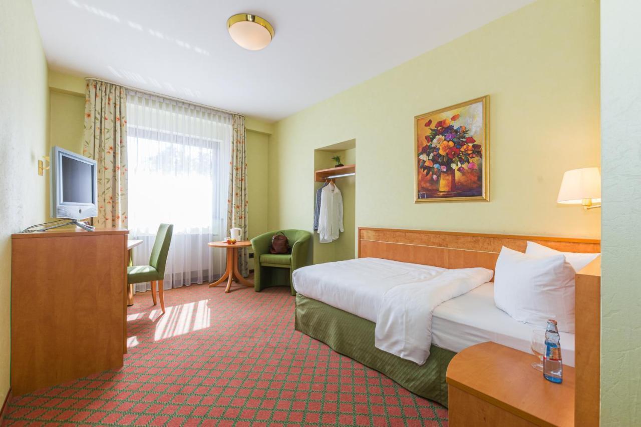 Hotel Lohmann'S Kapeller Hof Langenfeld  Esterno foto